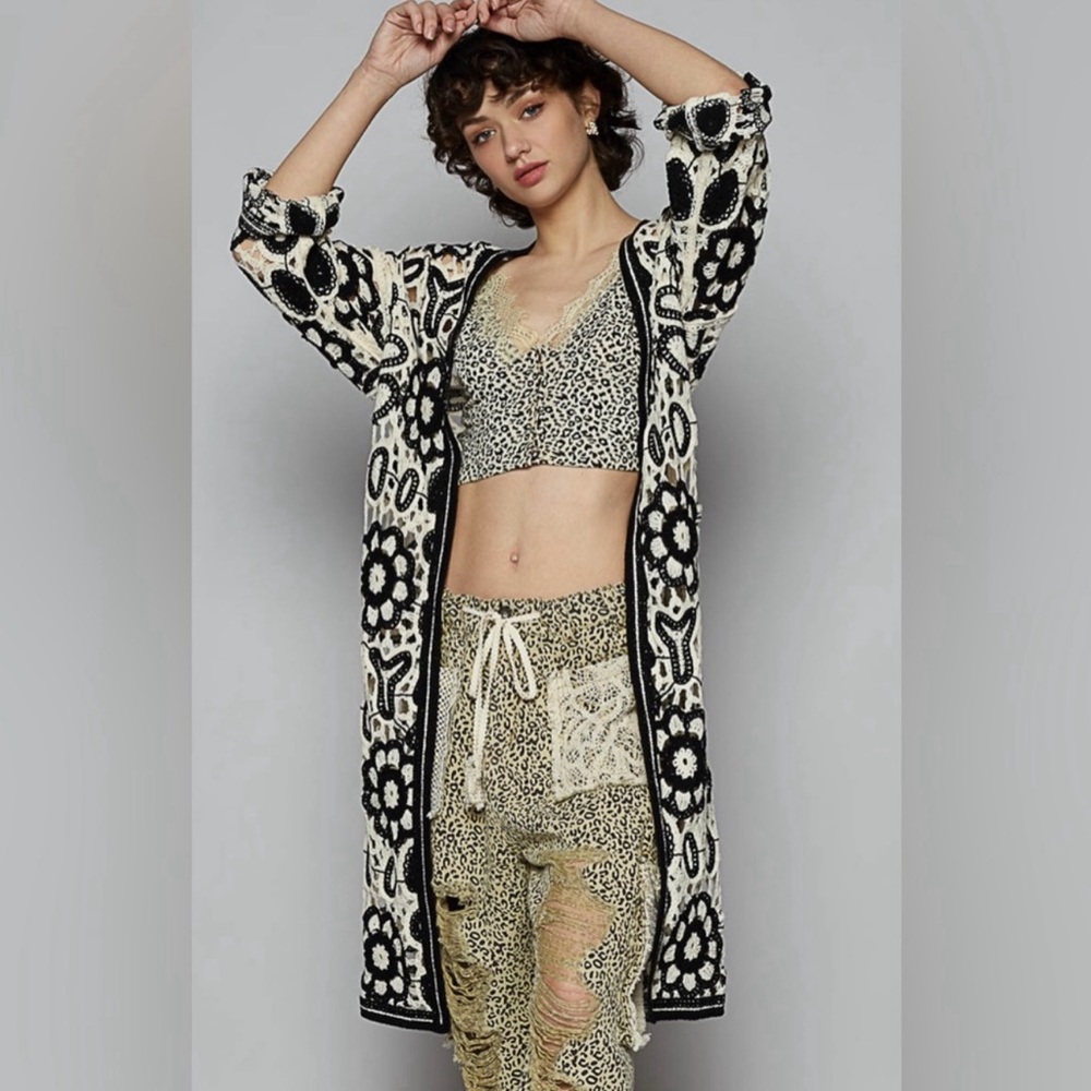 POL Floral Crochet Cardigan - Picture 2 of 4